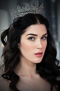 Evelyn Claire